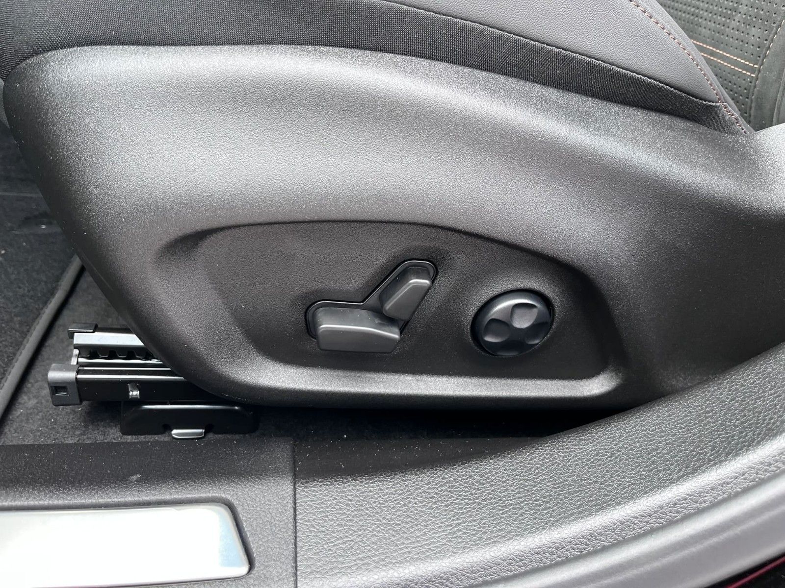 Fahrzeugabbildung Alfa Romeo Tonale Intensa