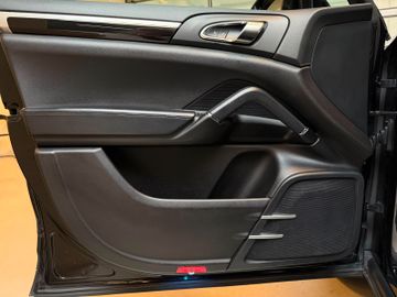 Porsche Cayenne - 12