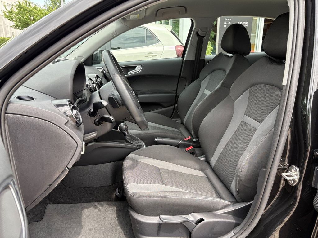 Fahrzeugabbildung Audi A1 Sportback 1.0 TFSI design