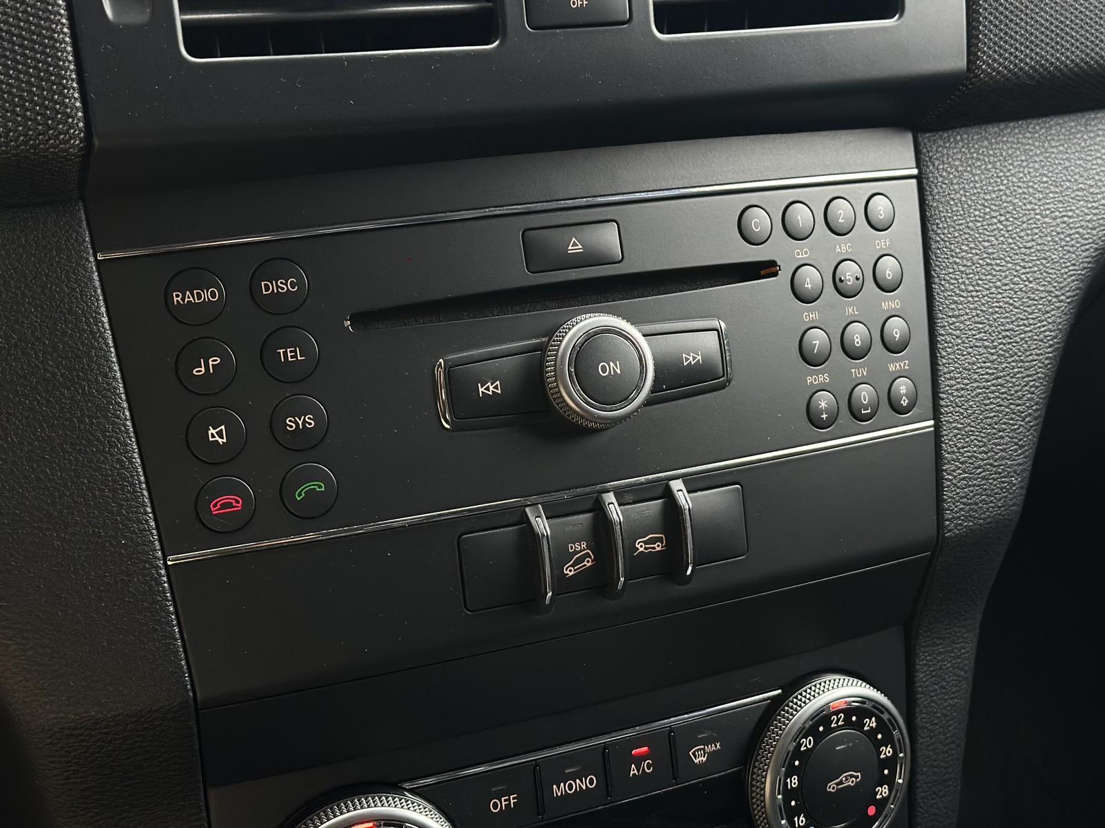 Mercedes-Benz GLK220 2009 — photo 19