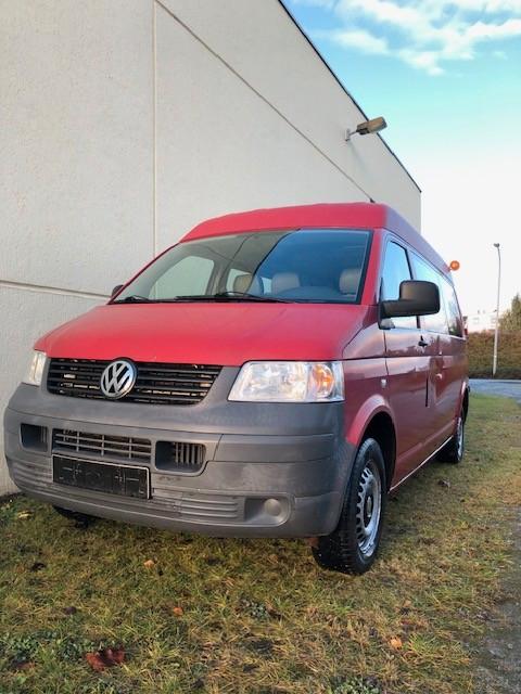 Volkswagen T5 lang, Mittelhochdach, 2x Rollstuhlplatz