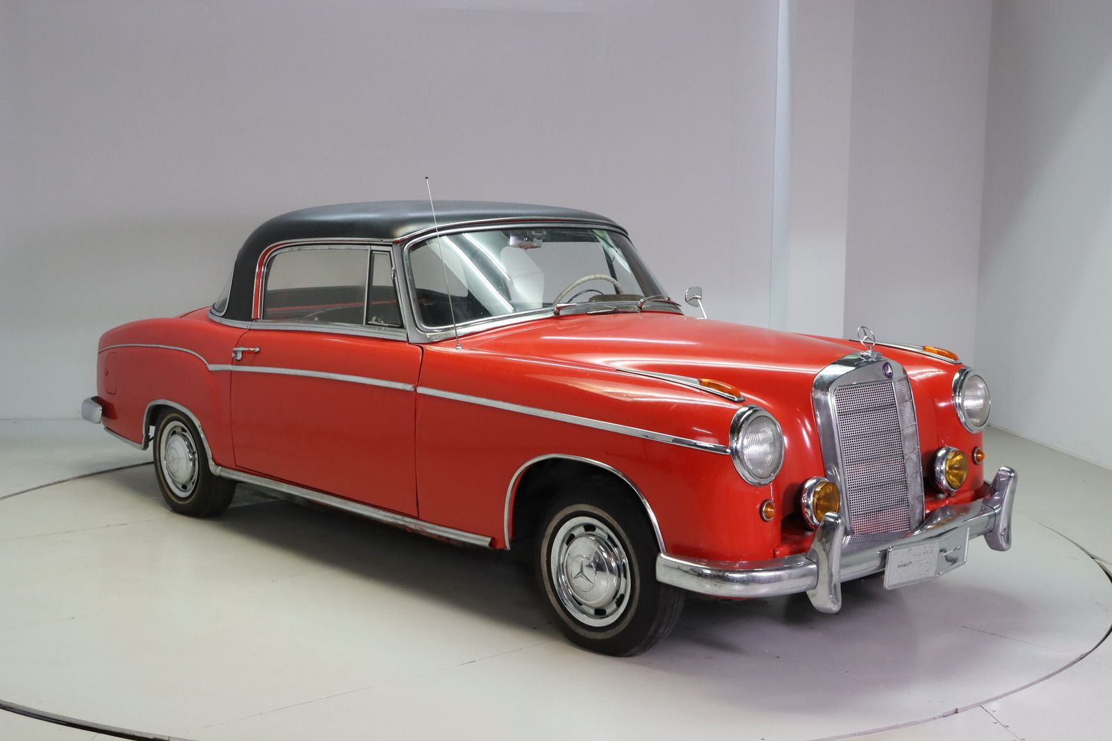 Fahrzeugabbildung Mercedes-Benz 220 S Ponton Coupé W180 * Leder * Radio *