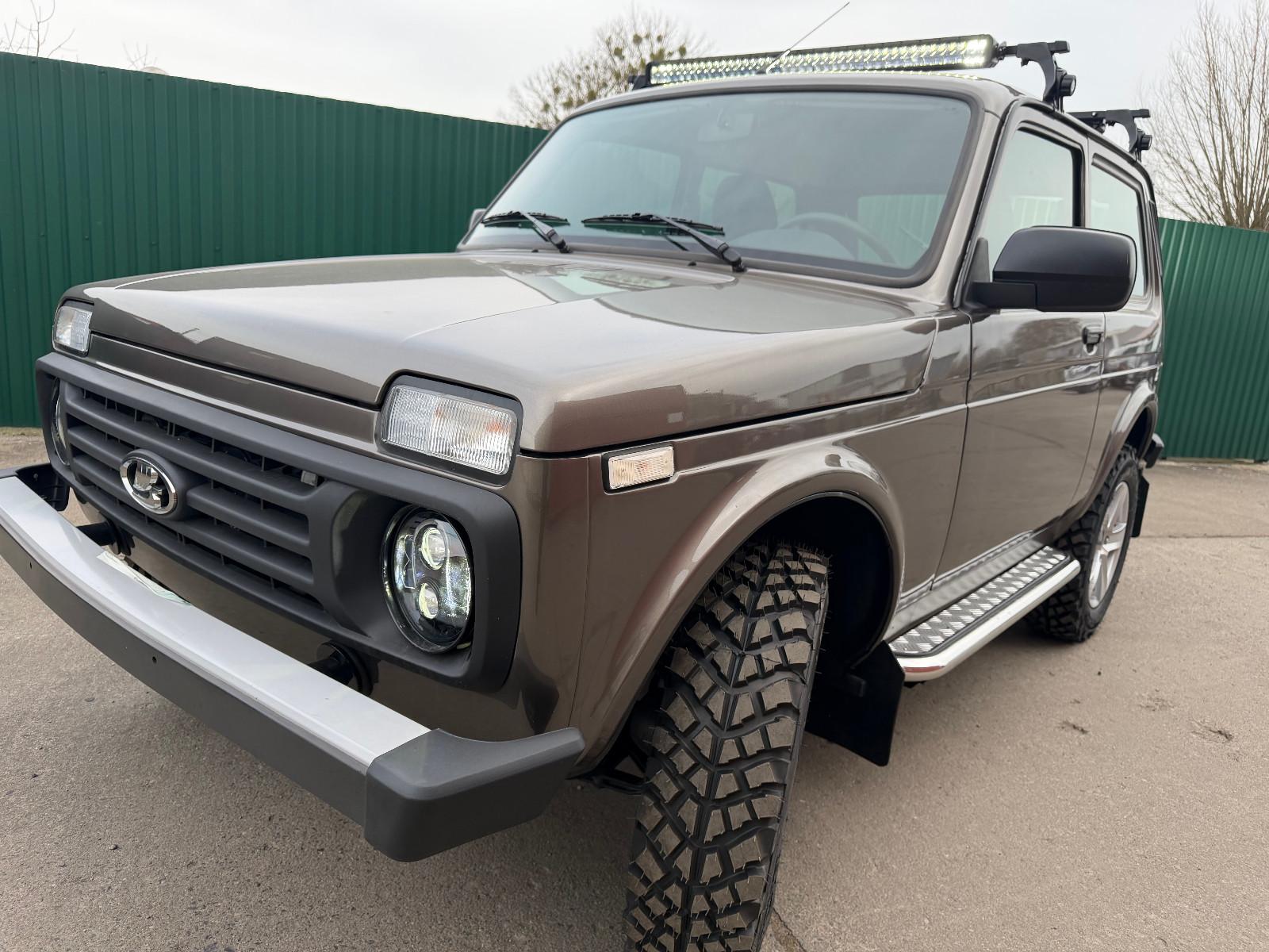 Lada NIVA LEGEND "PREMIUM PLUS"! GROSTOL. REIF.; LED