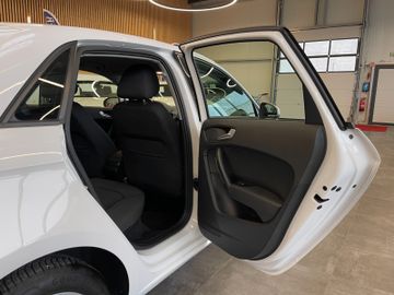 MYAUTOCENTER – Gebraucht- und Jahreswagen mit Werkstattservice in Pfaffenhofen Audi A1 Sportback basis *2. Hand*Klima*Navi*PDC*SHZ*