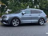 Volkswagen Tiguan Allspace 2.0 TDI R-LINE PANO 7 Sietzen 