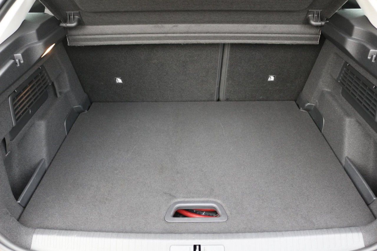 Fahrzeugabbildung Citroën C4 -e FEELPACK 136