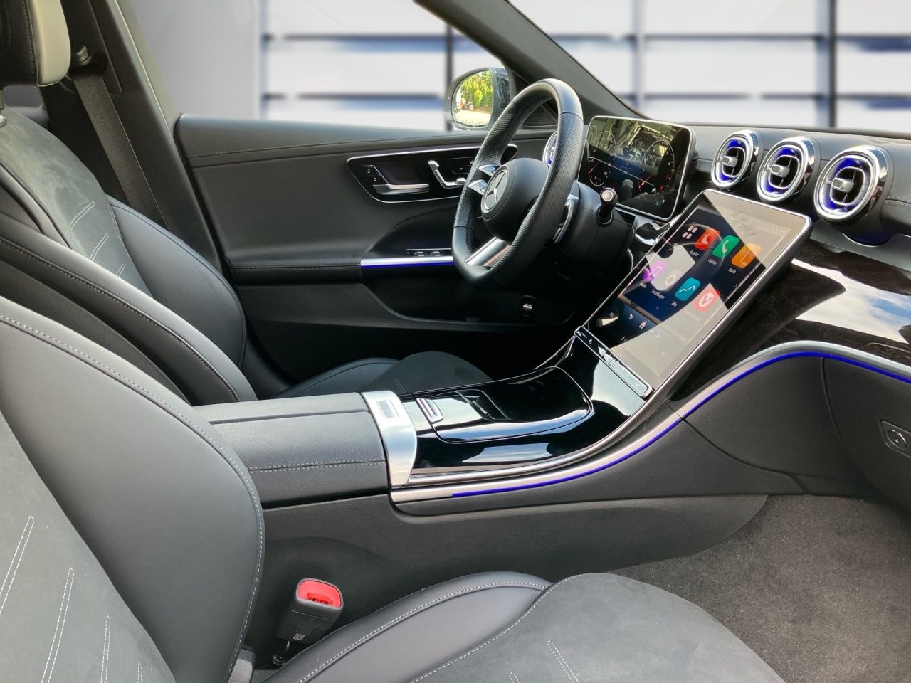 Fahrzeugabbildung Mercedes-Benz C 200 AMG+NIGHT+DIGITAL+360°+LENKRADHEIZ+AMBIENT