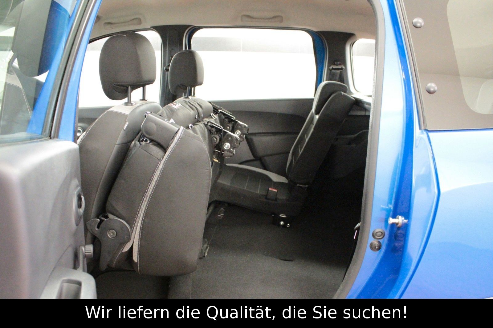 Fahrzeugabbildung Dacia Lodgy SCe 100 Stepway*7-Sitzer*Navi*