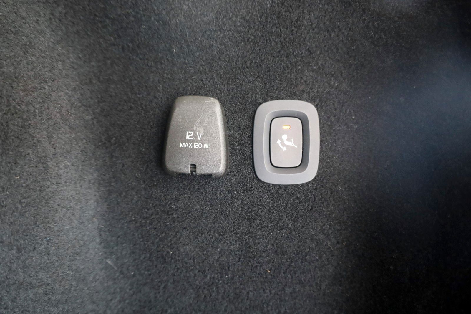 Fahrzeugabbildung Volvo V60 Kombi Momentum Pro T.Leder,Navi,LED,IntelliS