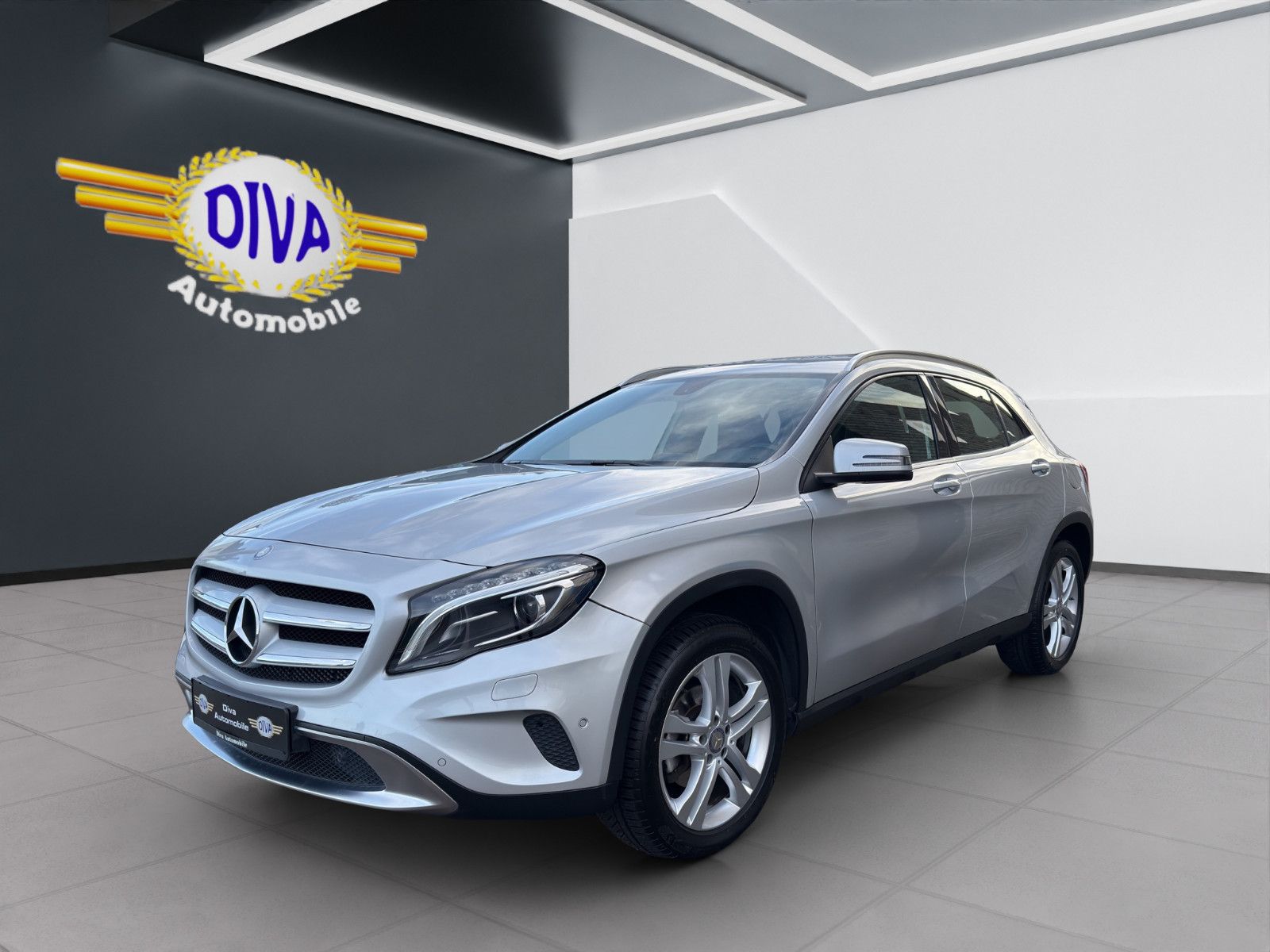 MERCEDES-BENZ GLA 200 Urban Automatik, erst 44Tkm
