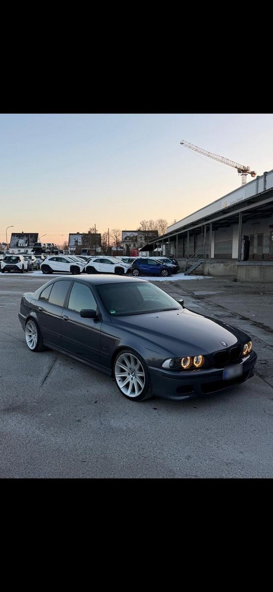 BMW 523