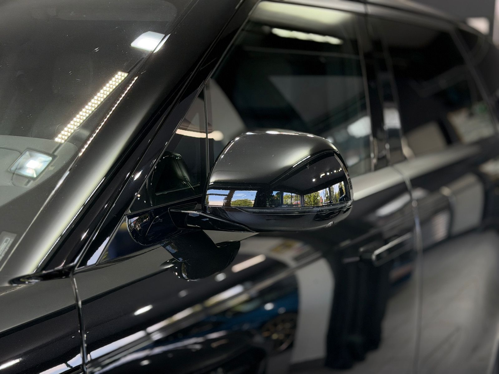 Fahrzeugabbildung Land Rover Range Rover Sport S Hybrid |MERIDIAN|360°|LUFT