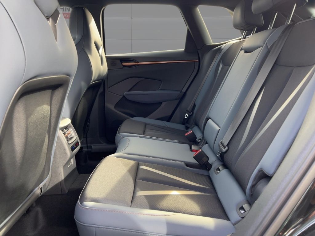 Fahrzeugabbildung CUPRA Terramar 1.5 eTSI AHK Sitzhzg.