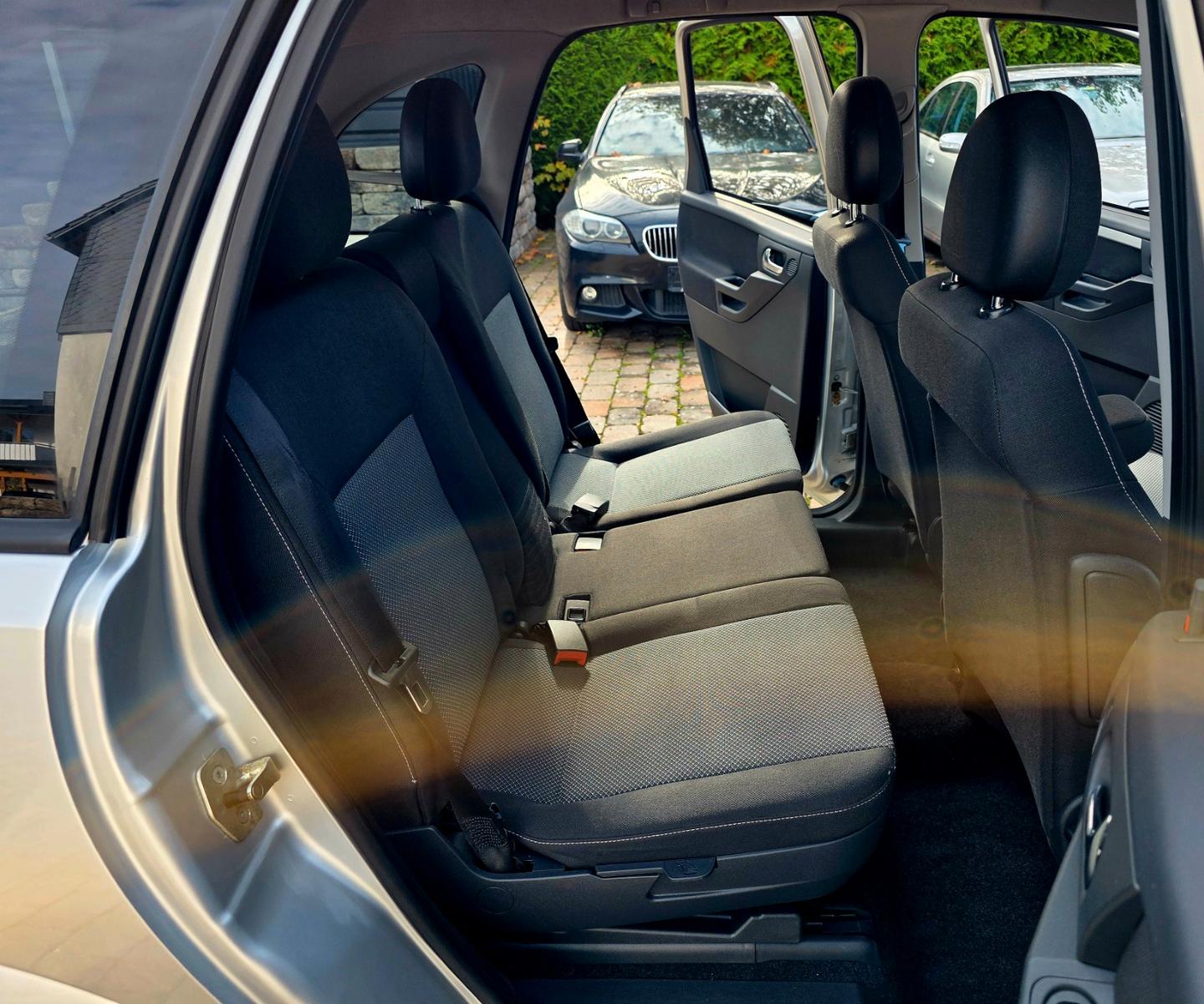 Opel Meriva 2009 — photo 26