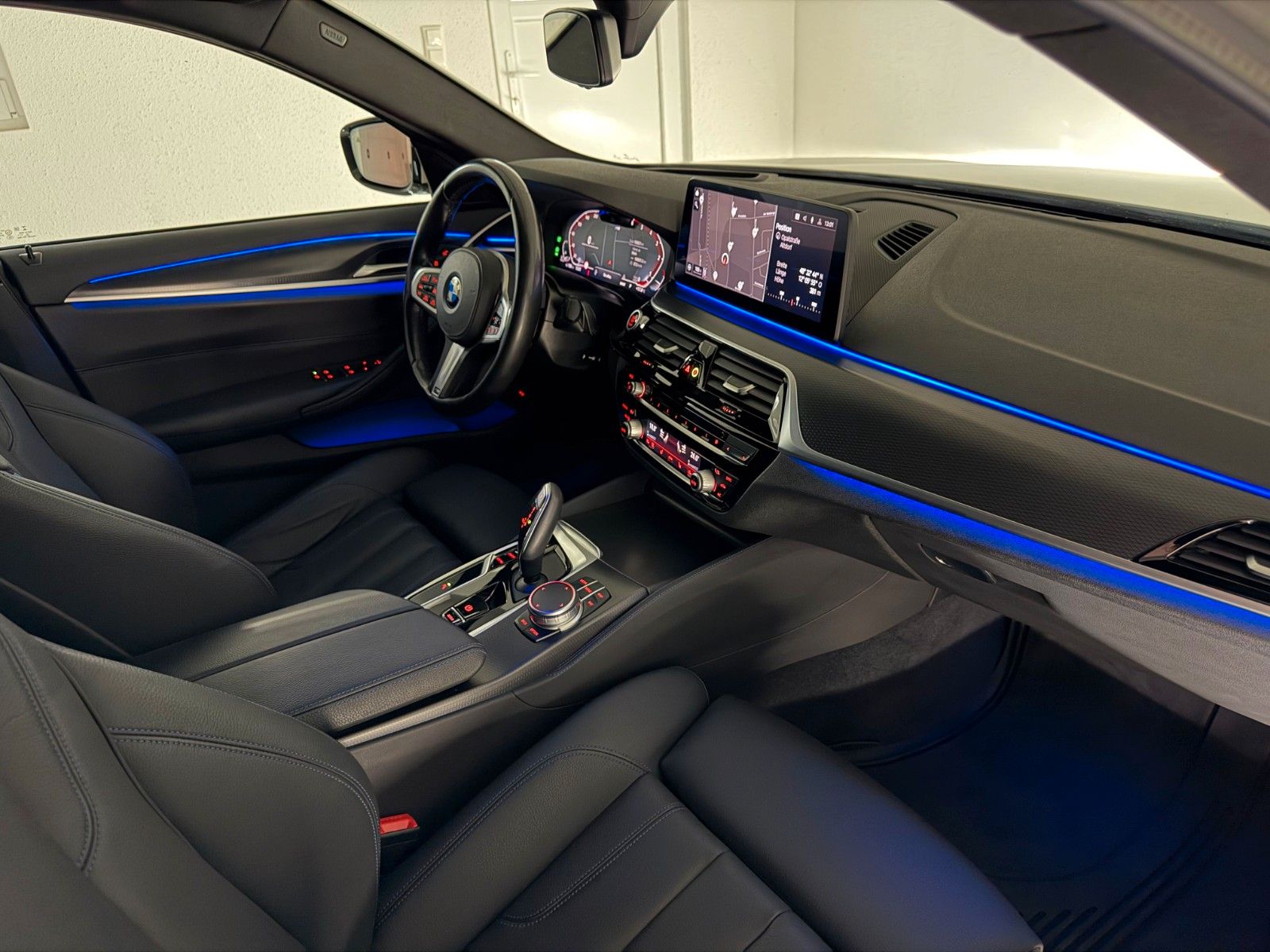 Fahrzeugabbildung BMW 530 d xDrive M SPORT/LASER/HuD/eGSD/FACELIFT
