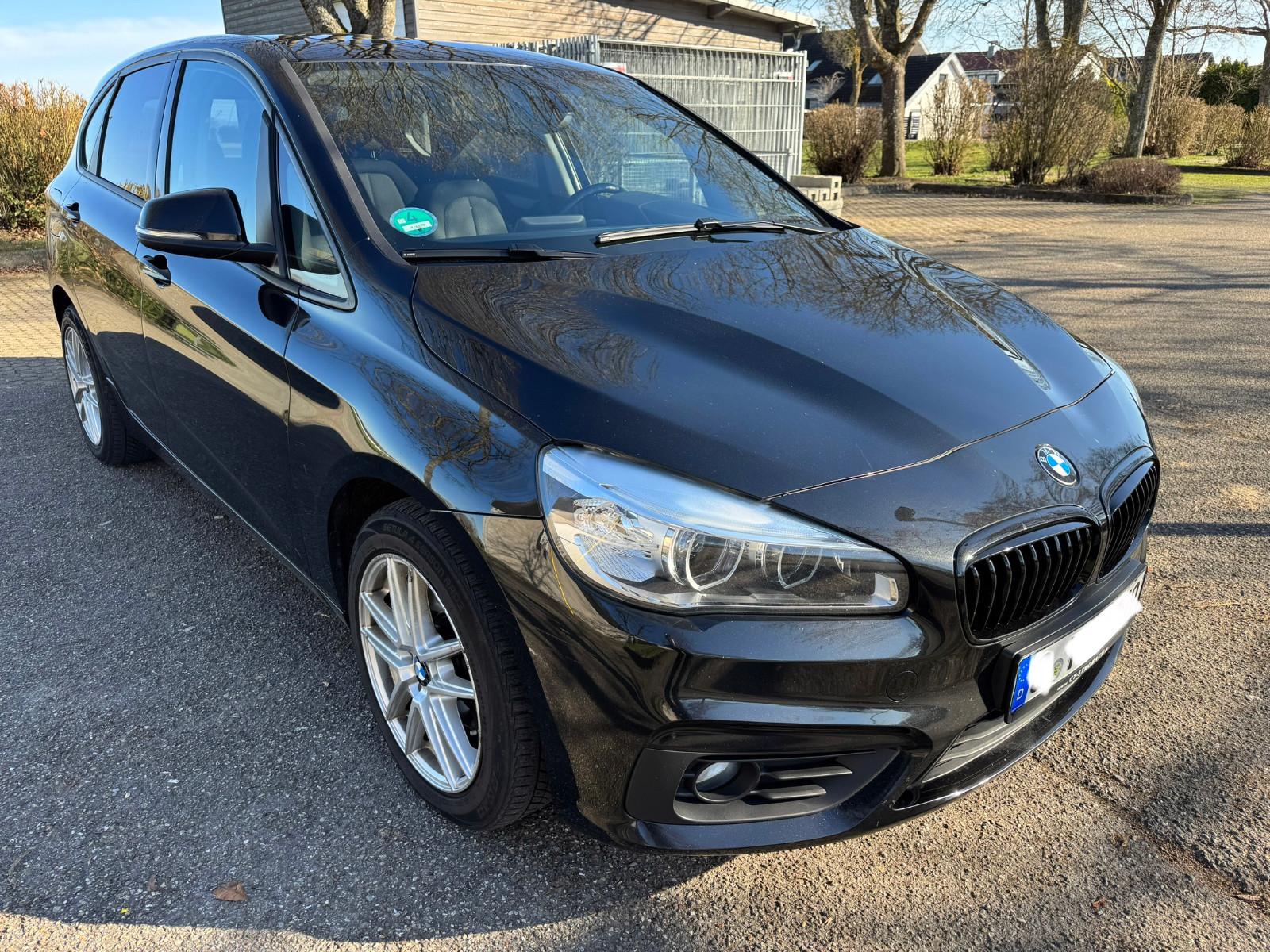 BMW 218d Active Tourer Pano Navi AHK usw......