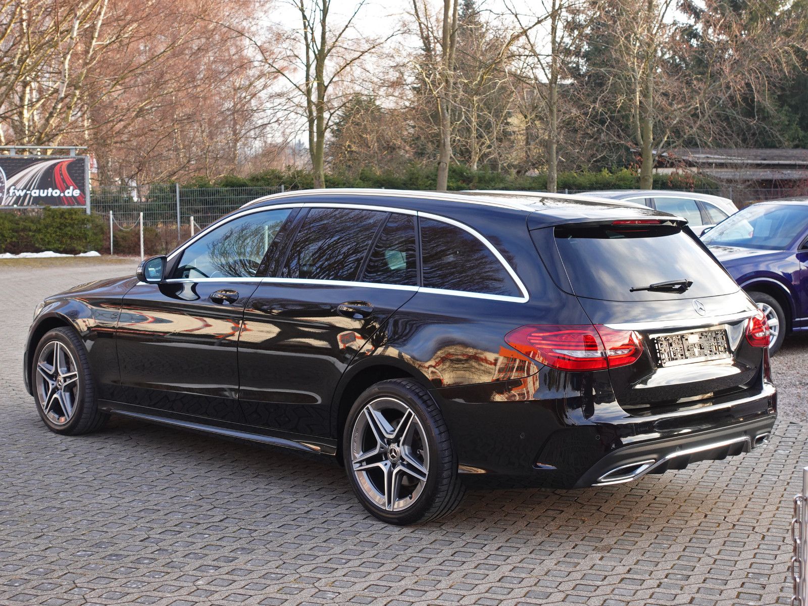 Fahrzeugabbildung Mercedes-Benz C 220d T 4MATIC 9G-T AMG Line Assist CarPlay RFK