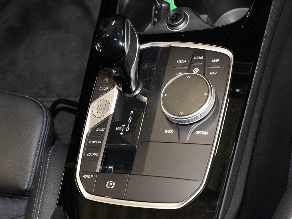 BMW 118 i /5 M Sport PANO RFK NAVI LED Sound Syst., миниатюра 9