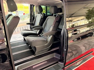 Mercedes V 220 - 10