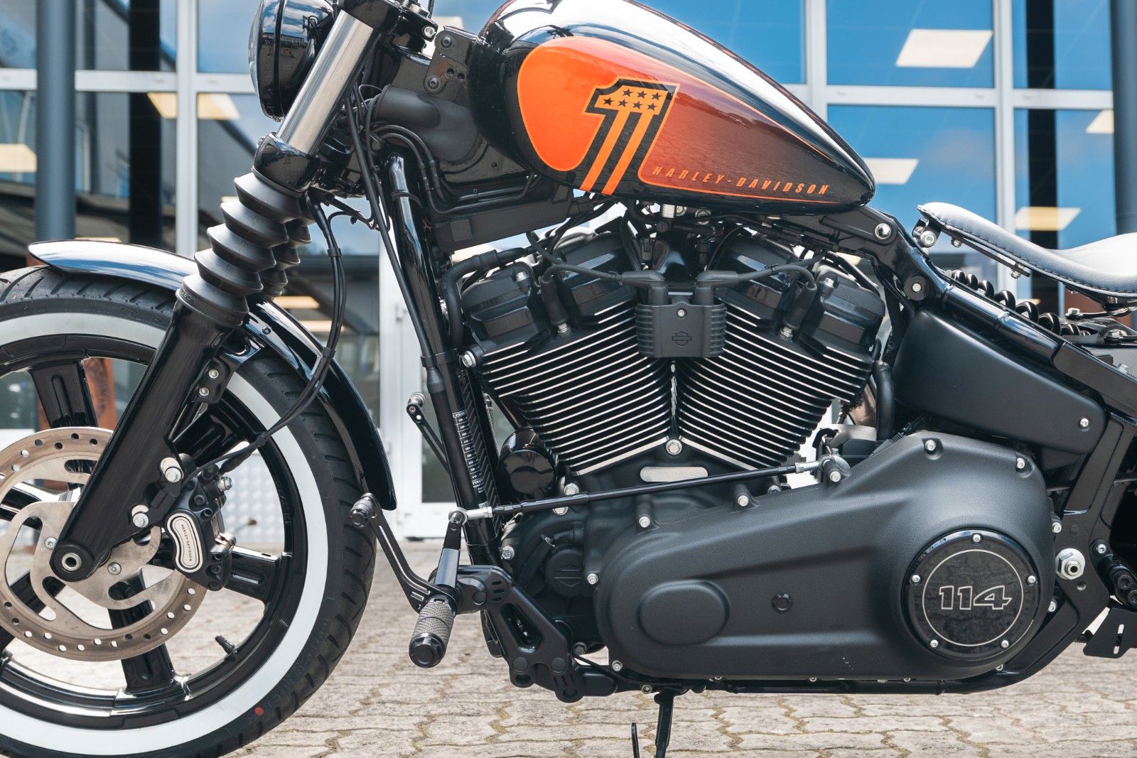Fahrzeugabbildung Harley-Davidson Softail FXBBS Street Bob - Jekill & Hyde- Bobber