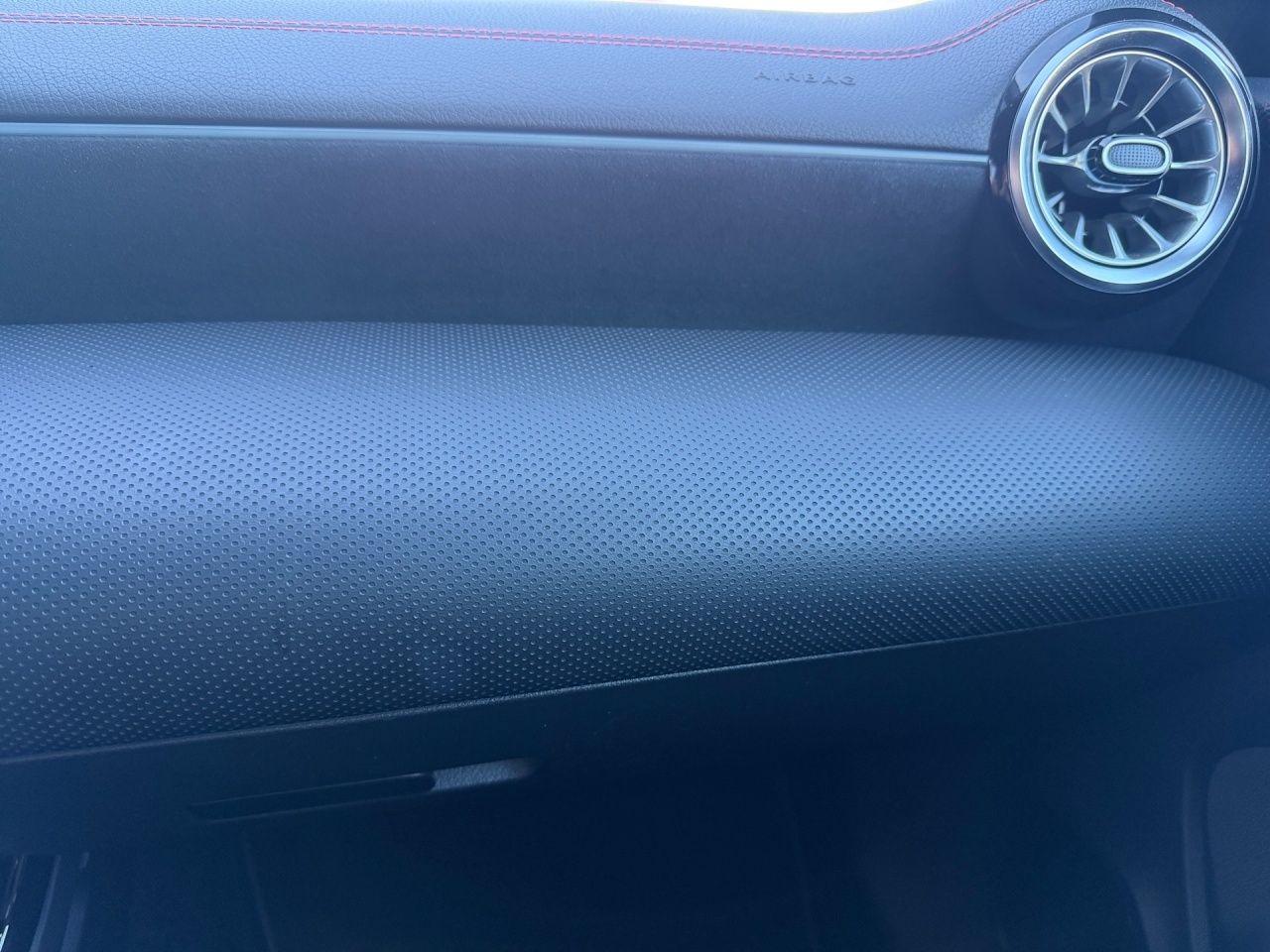 Fahrzeugabbildung Mercedes-Benz CLA 250 e Coupé AMG+NIGHT+MULTIBEAM+STNDHZ+CARPL