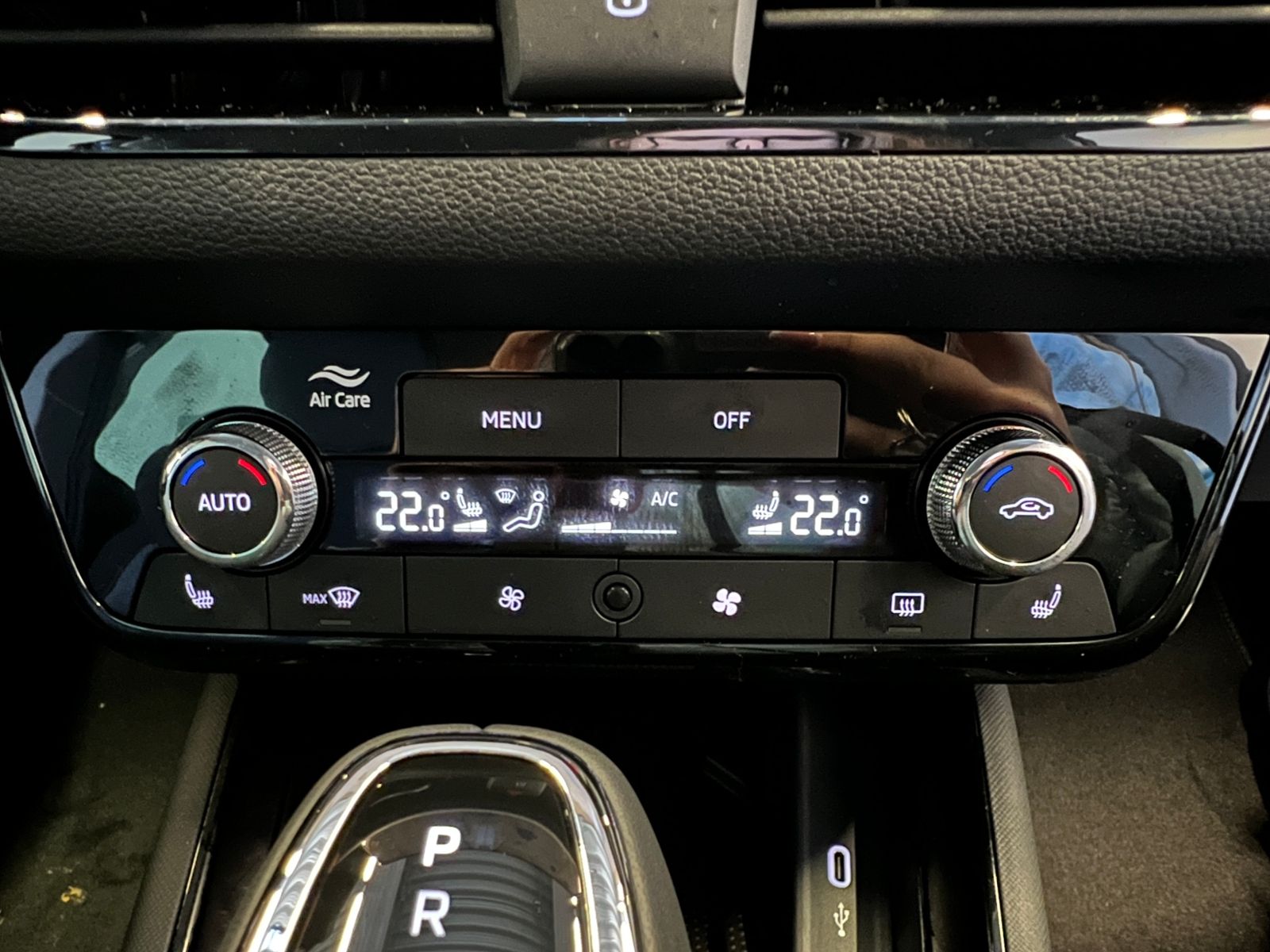 Fahrzeugabbildung SKODA Scala Tour 1.0 TSI DSG *Matrix-LED, Navi, Sitzhz