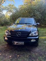 Mercedes-Benz ML 270 CDI Final Edition - Mercedes-Benz ML 270: Cdi Final Edition