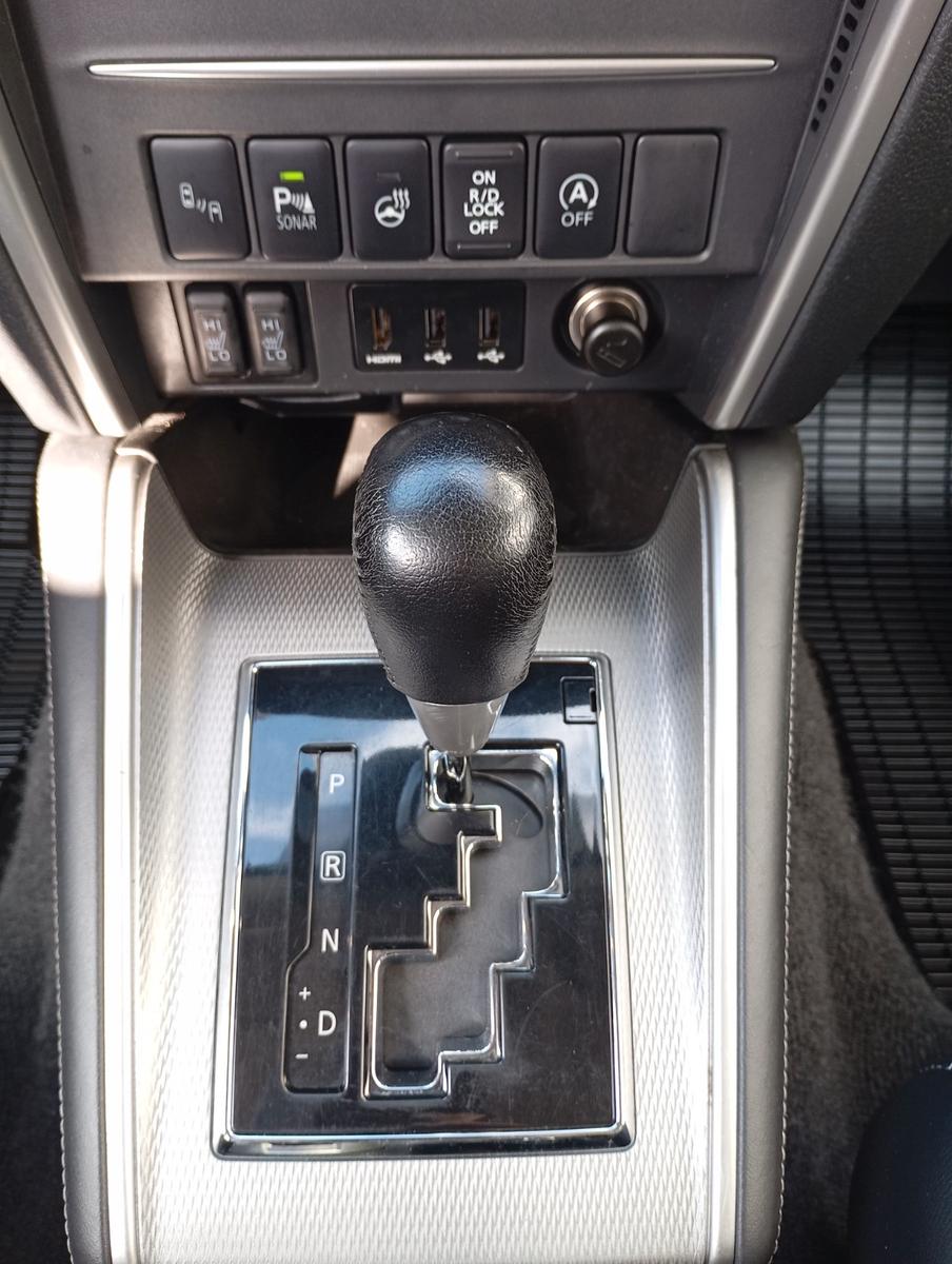 Mitsubishi L200 Top 2.3 Diesel Doppelkabine 4WD A/T