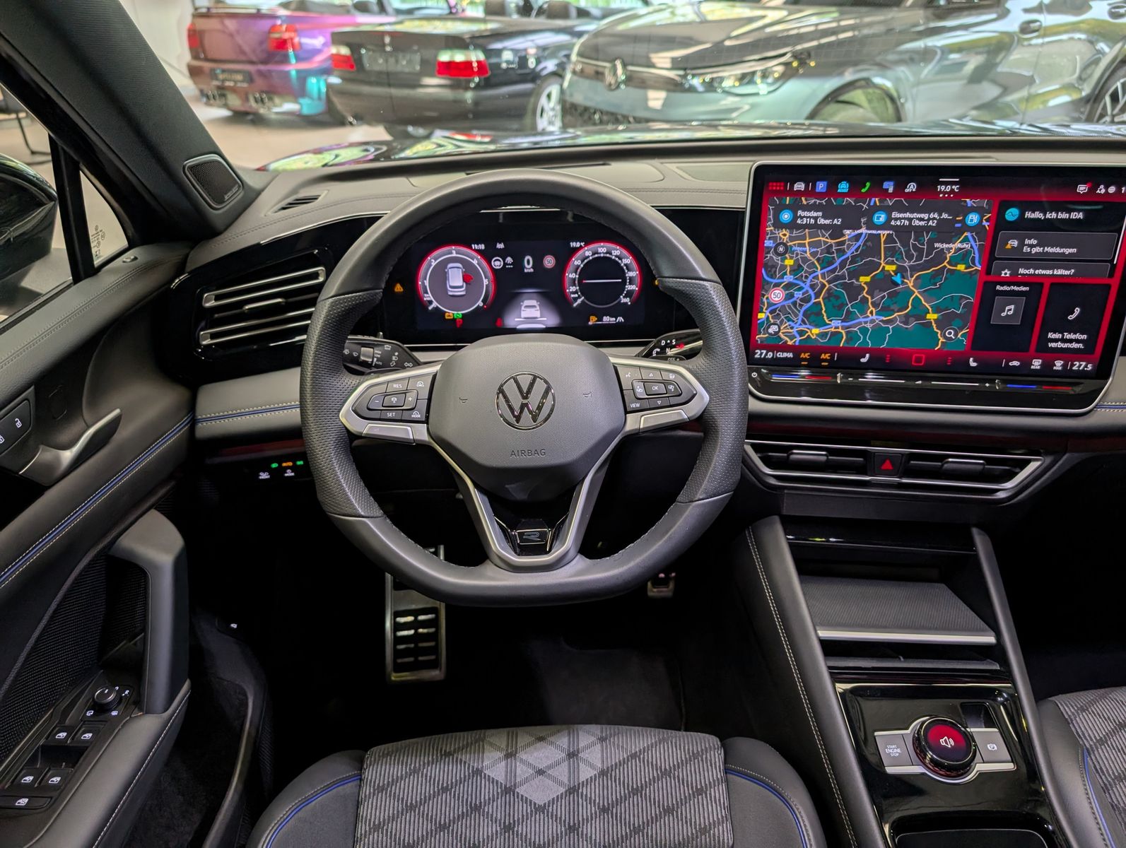 Fahrzeugabbildung Volkswagen Tiguan 2.0TDI R-Line 4M Pano H/K AHK Matrix 20"