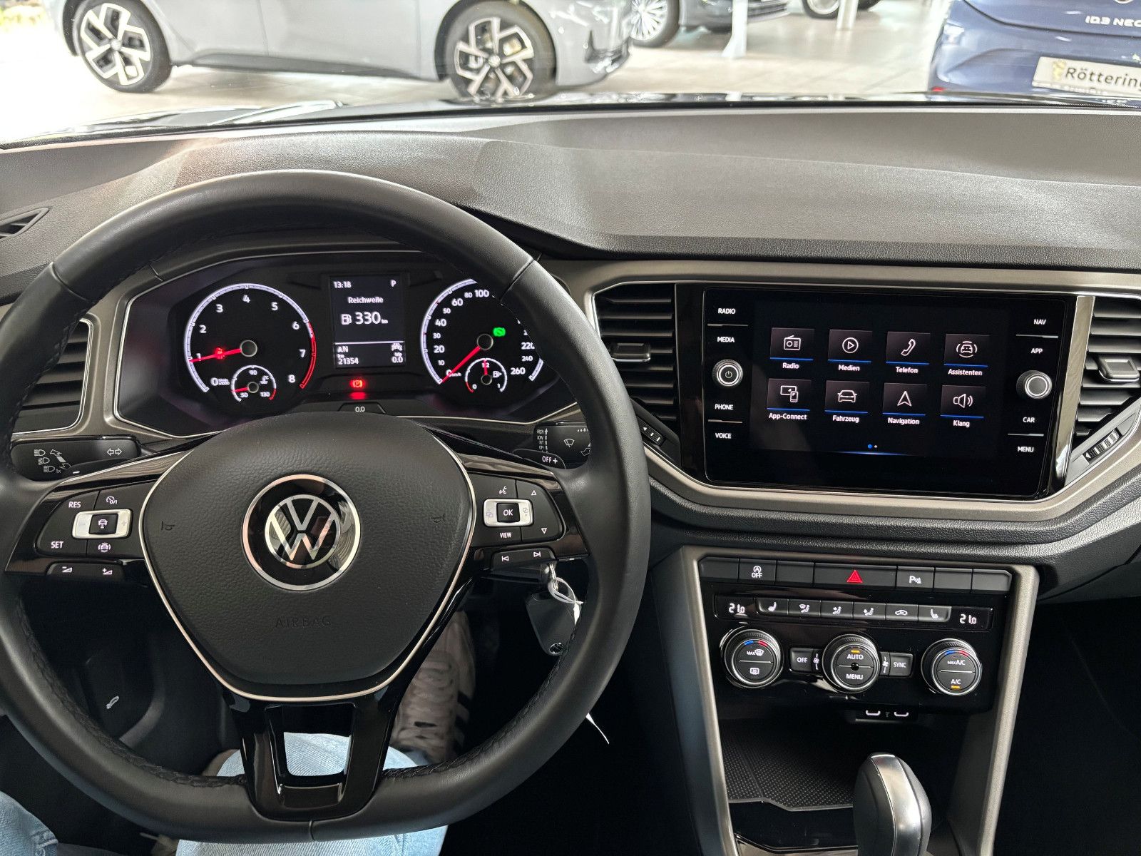 Fahrzeugabbildung Volkswagen T-Roc Style 1.5 TSI DSG + el. Klappe + Kamera +