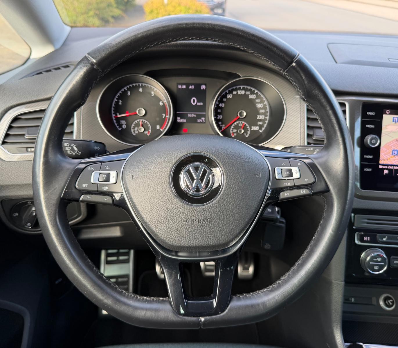 Volkswagen Golf Sportsvan VII IQ.DRIVE/NAVI/TÜV Neu/PDC, миниатюра 18