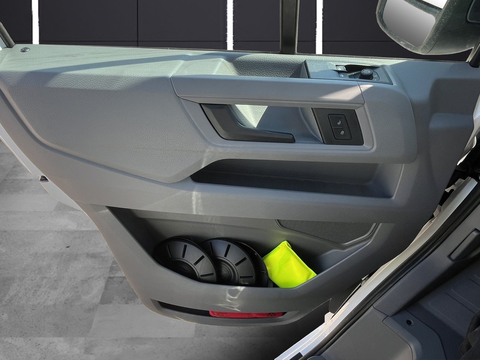 Fahrzeugabbildung Volkswagen Crafter Kasten 35 MR Klima RFK DAB