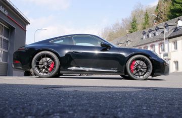 Porsche 992.2 4 GTS Coupe*14-W,ACC,BOSE,Schiebedach,360°