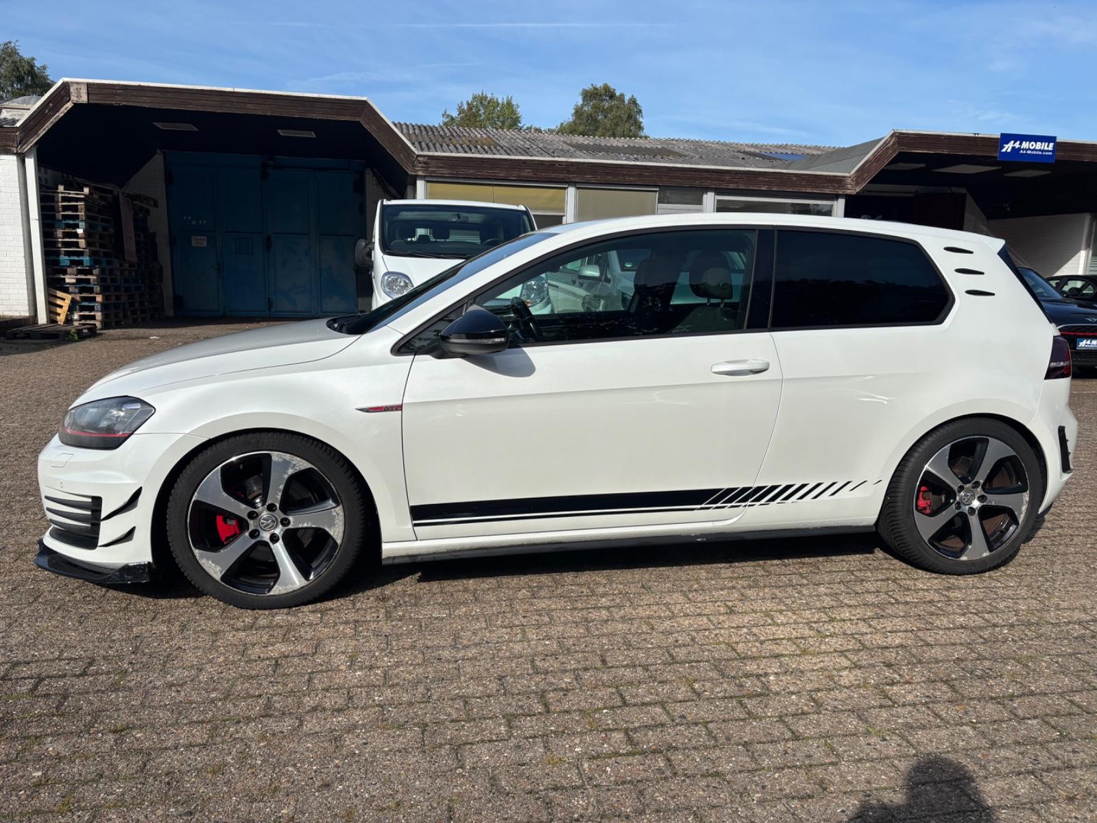Volkswagen Golf VII Lim. GTI BMT Navi Bi-Xenon SHZ