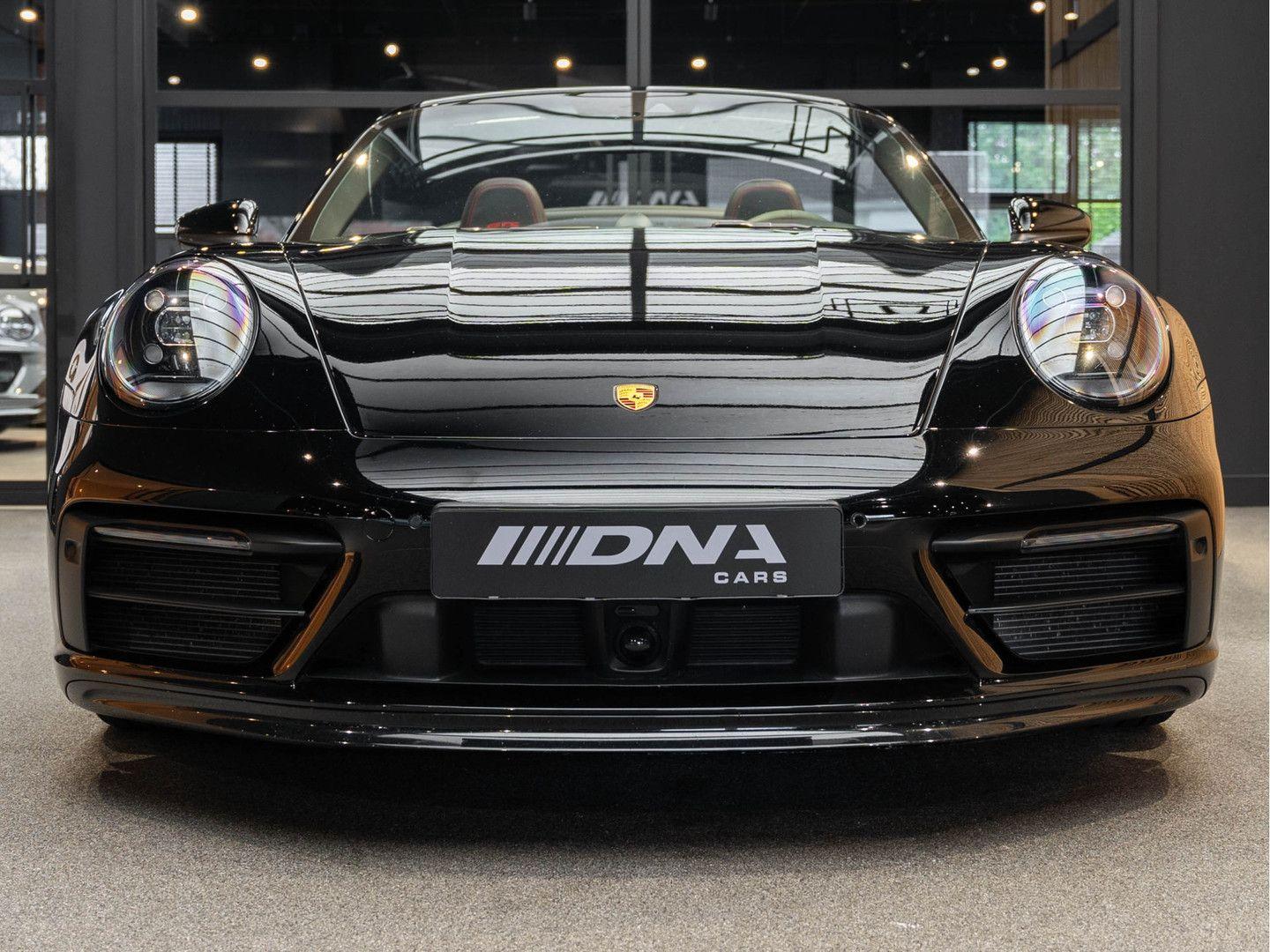 Porsche 992 992 GTS Cabrio GTS Interieur ACC Bose 3.0 Ca