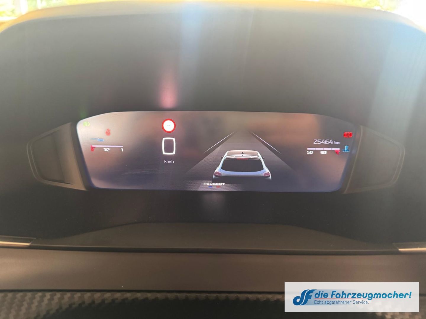 Fahrzeugabbildung Peugeot 208 Allure Navi Digitales Cockpit LED Apple CarP