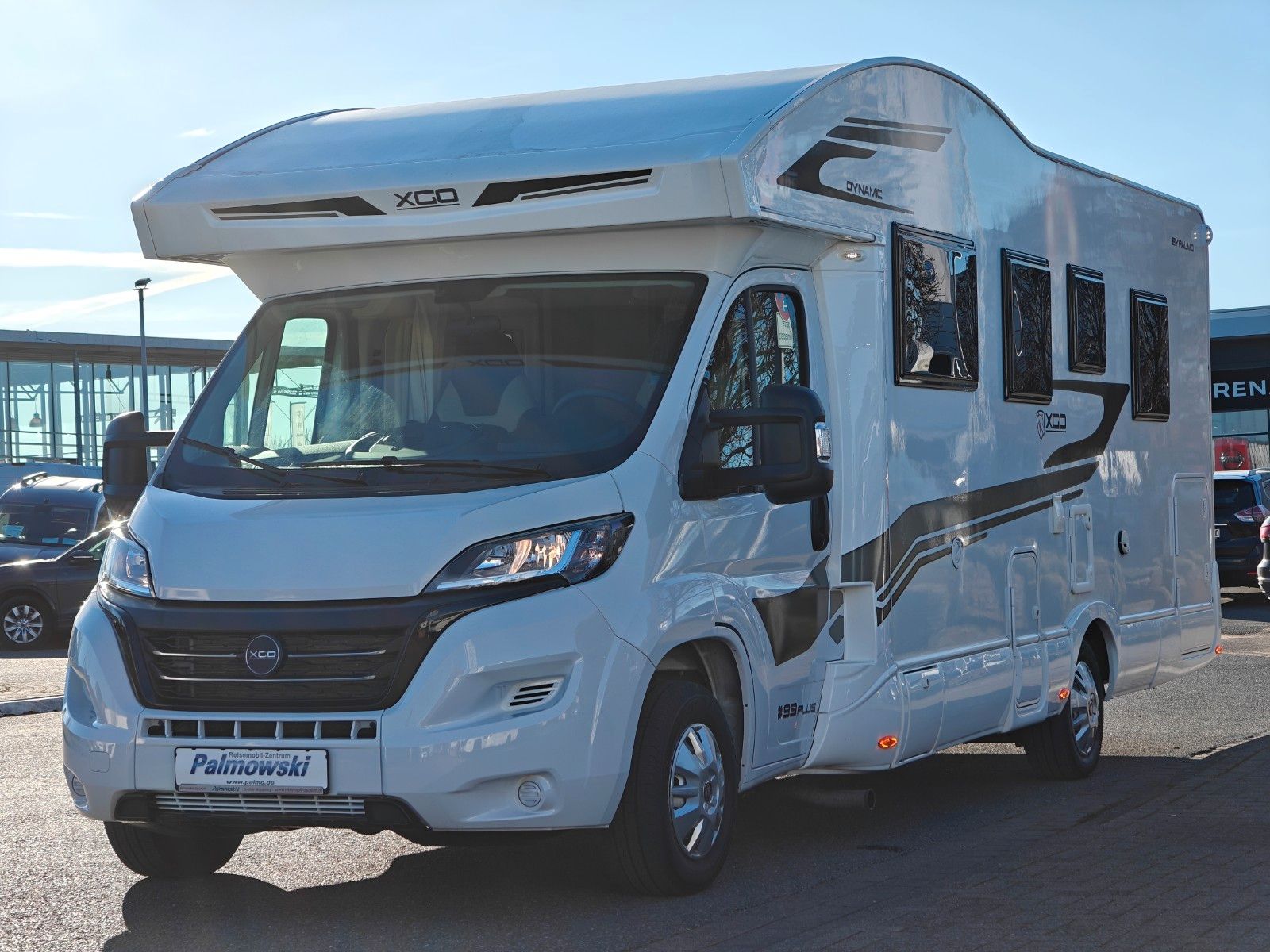 Fahrzeugabbildung XGO Dynamic 99 P + Hubbett, Solar, SAT, TV, Markise