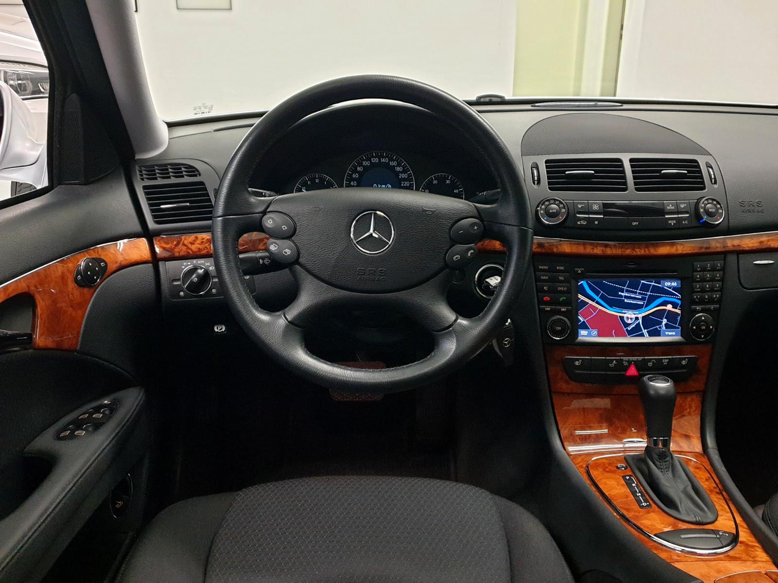 Mercedes-Benz E 220 CDI 2.Hand Scheckheft MB Navi BiXenon PDC