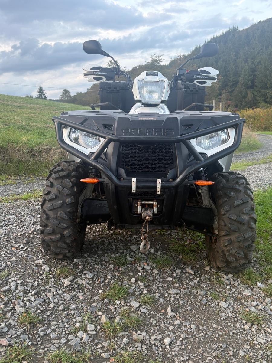 Polaris Sportsman 2014 — двигун 570 cm³, 45 HP (33kW)