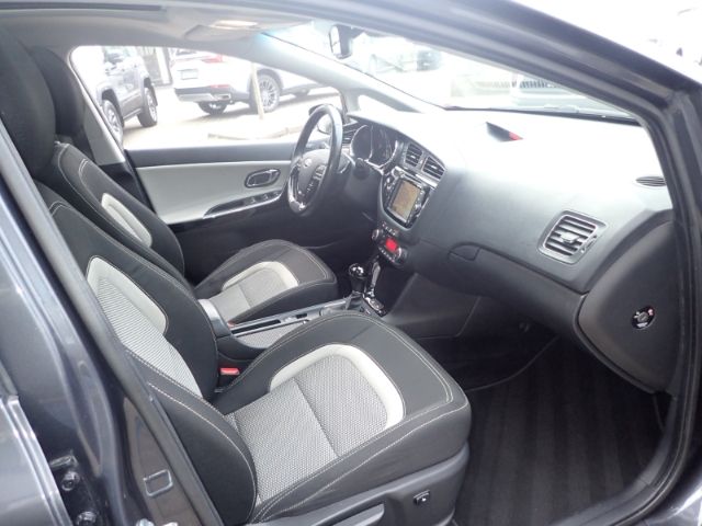 Fahrzeugabbildung Kia Ceed Spirit El. Panodach Navi Xenon Kurvenlicht