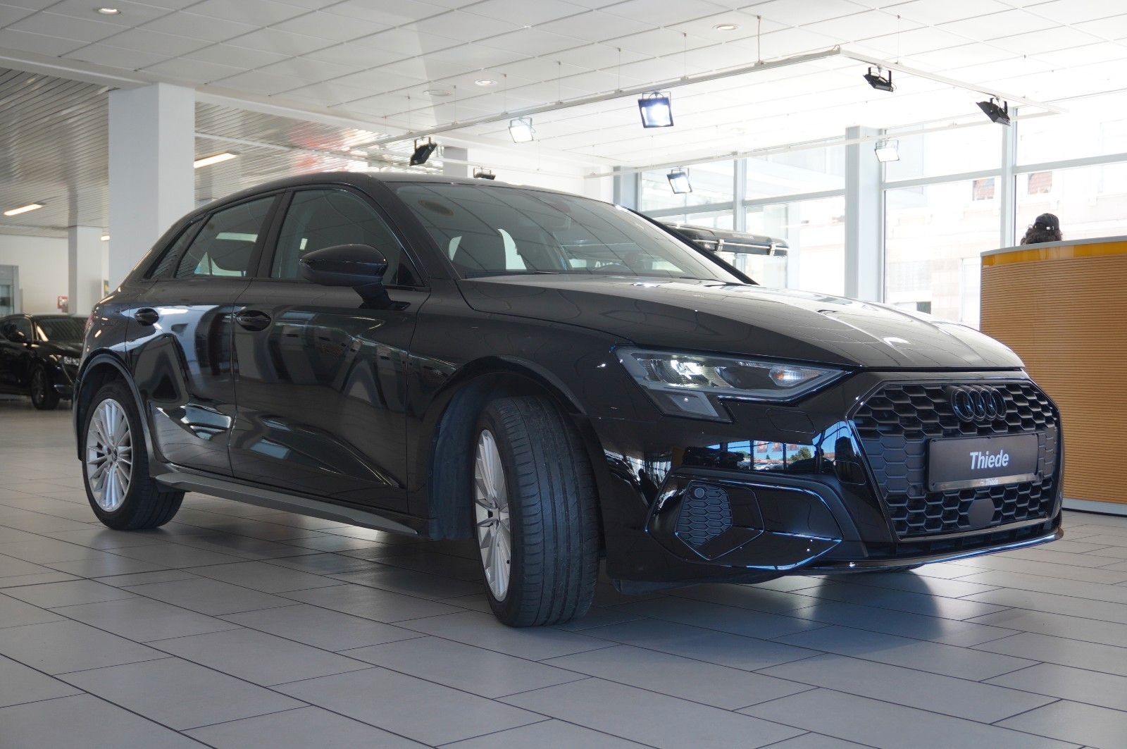 Fahrzeugabbildung Audi A3 Sportback 35 TFSI ADVANCED NAVI/LED/SPORT/DAB
