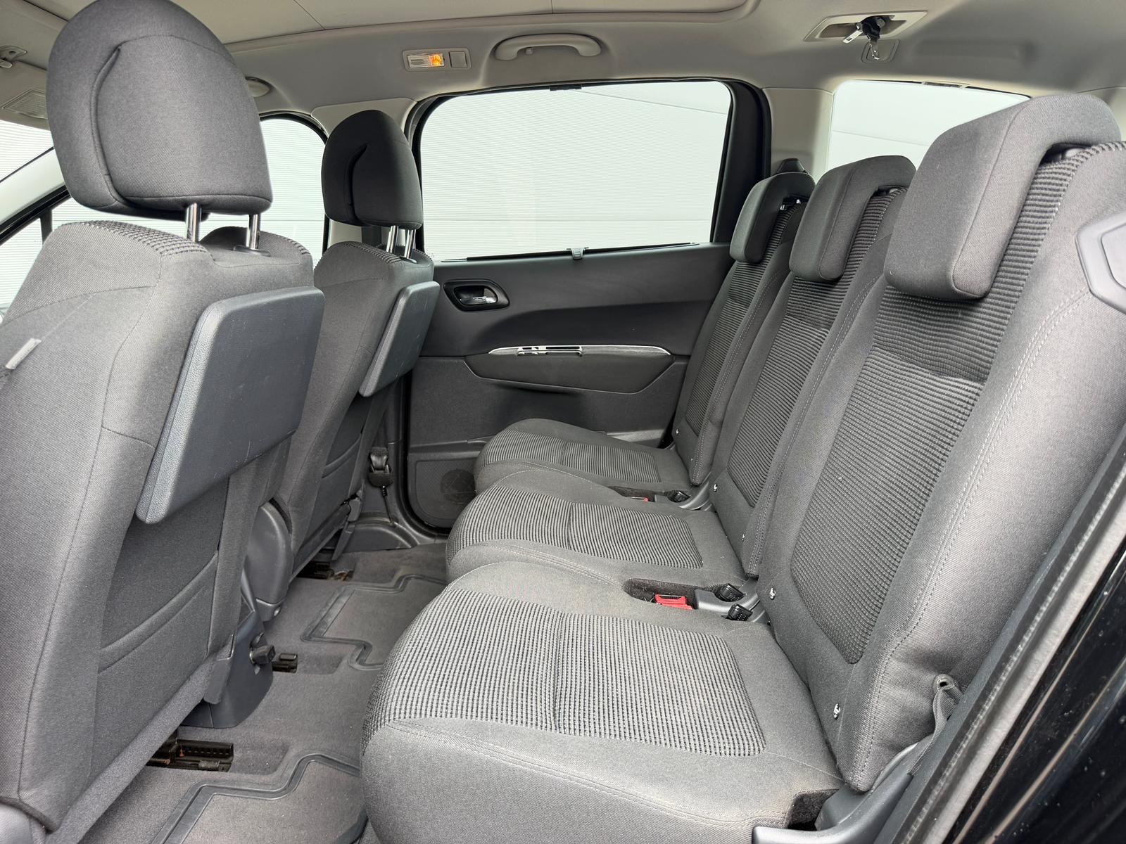 Peugeot 5008 2012 — photo 14