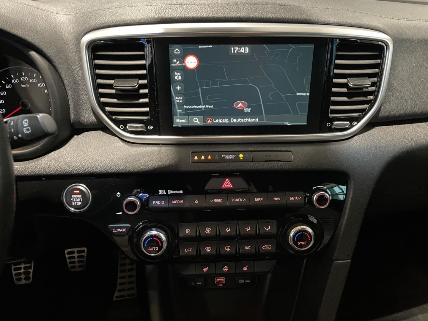 Fahrzeugabbildung Kia Sportage GT-Line 4WD Navi JBL 360 Kamera LED