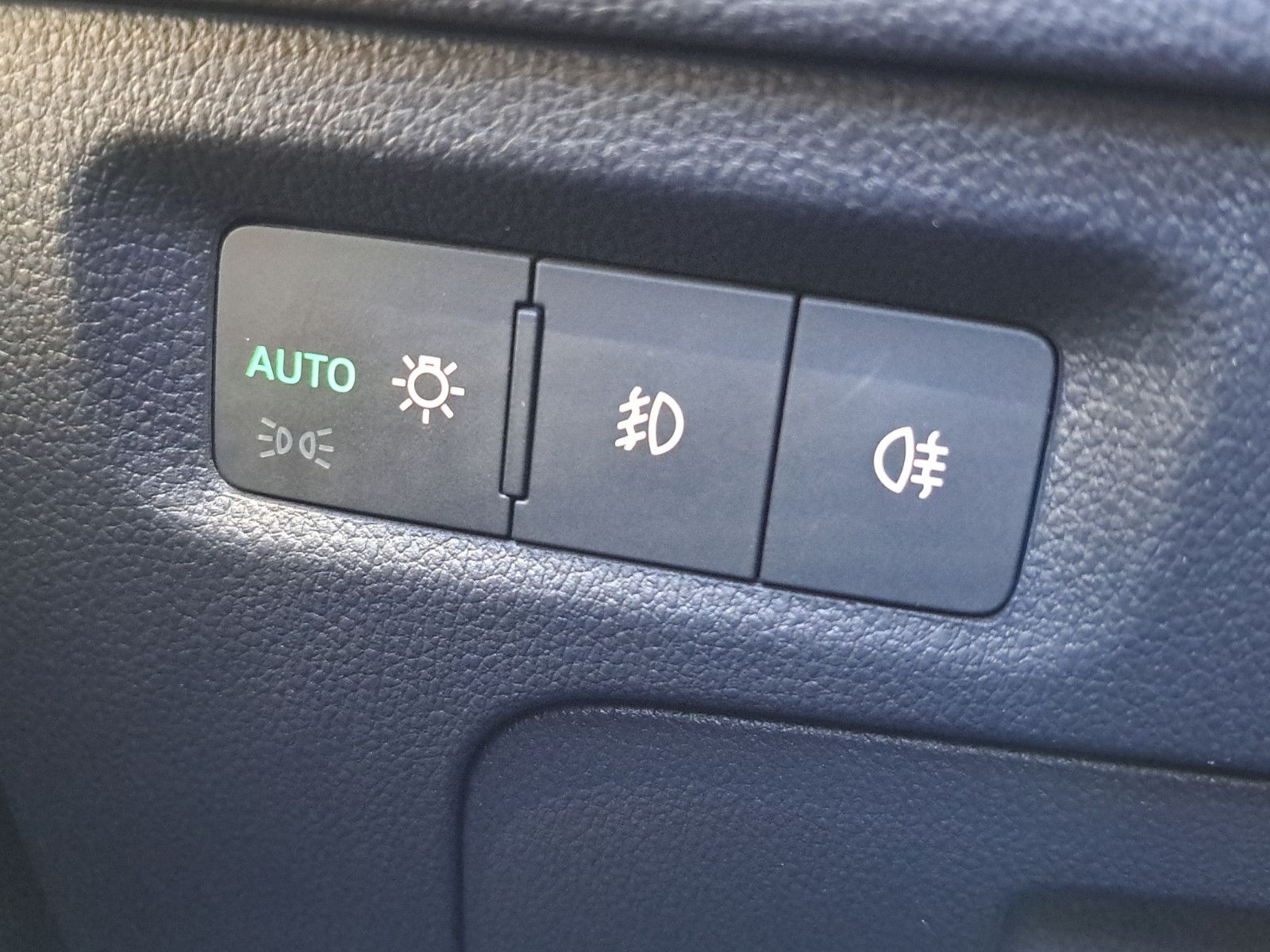 Octavia Combi Tour 2.0 TDI DSG AHK Navi