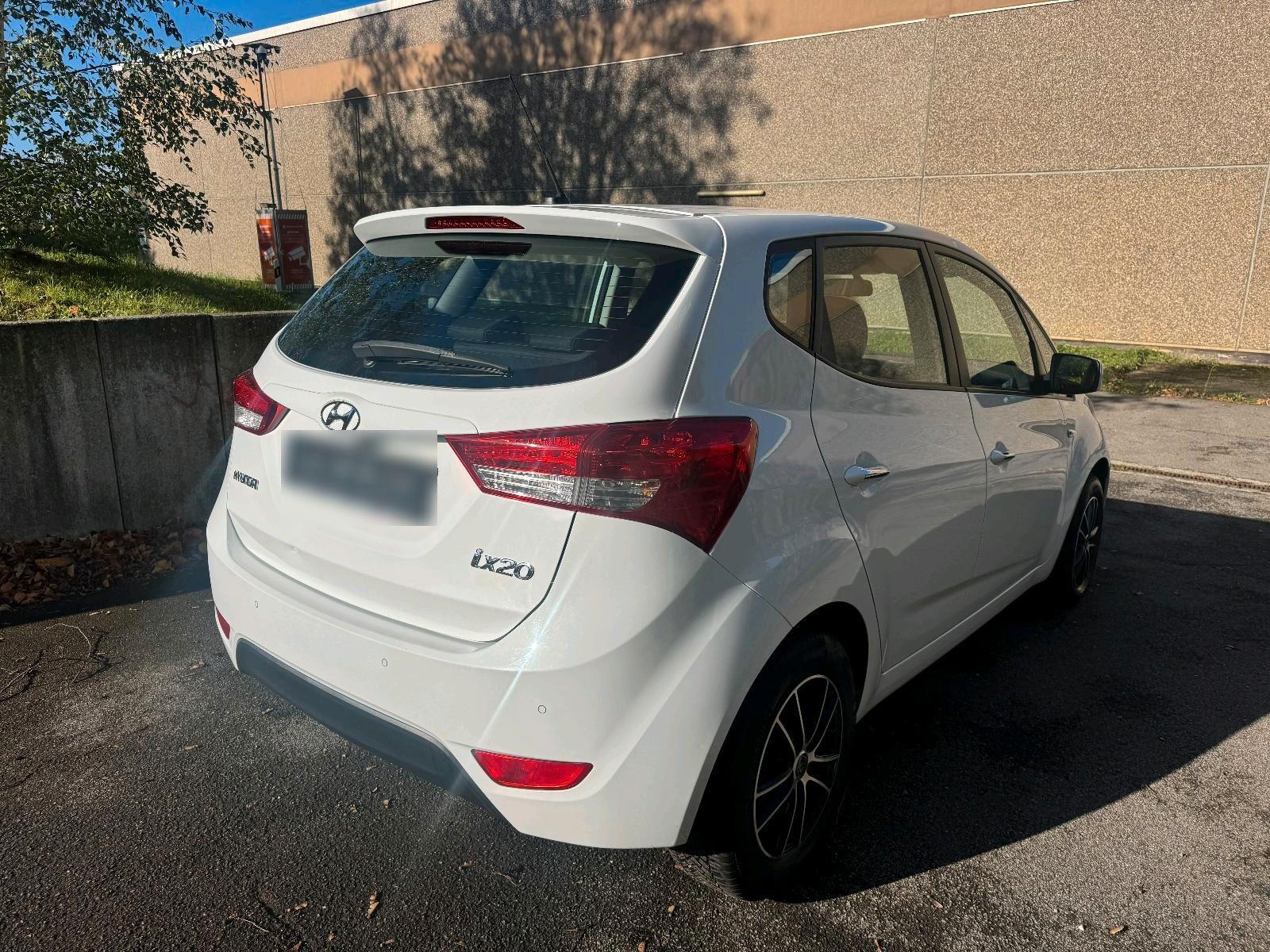 Hyundai ix20 2015 — photo 9