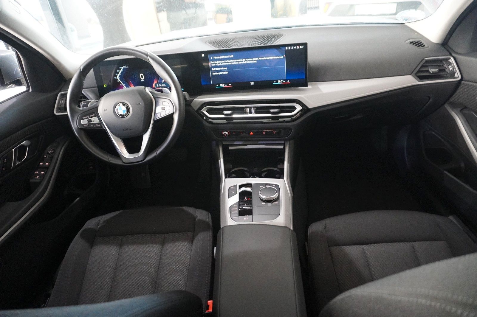 Fahrzeugabbildung BMW 320D TOURING X-DRIVE NAVI/LED/VIRTU./SHZ/DAB+