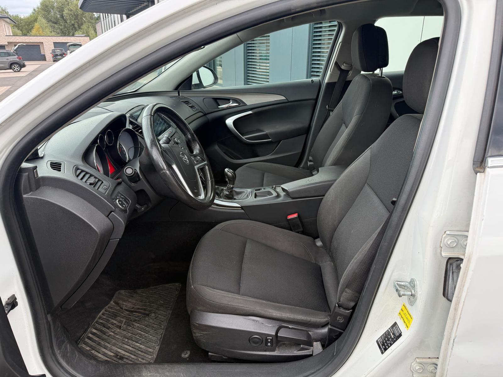Opel Insignia 2012 — photo 8