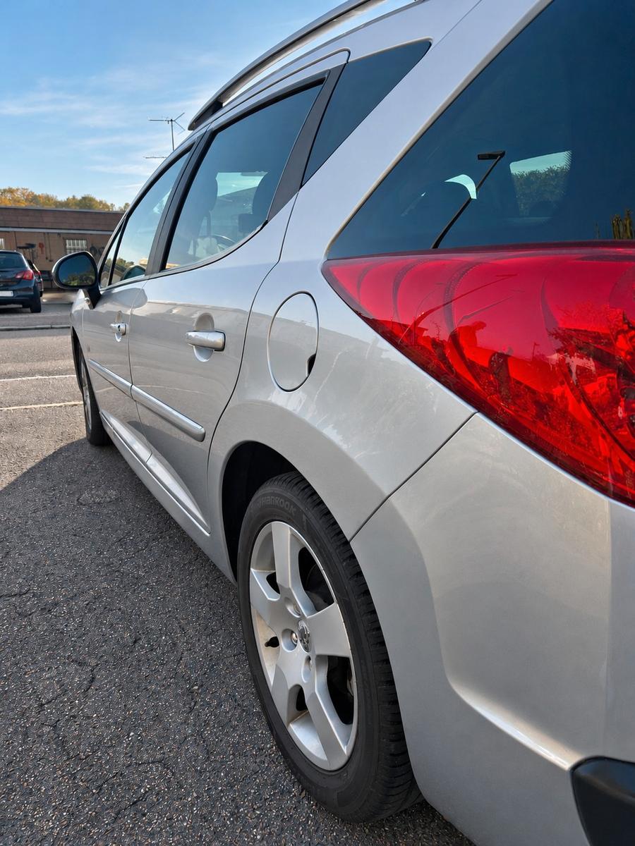 Peugeot 207 2012 — photo 10
