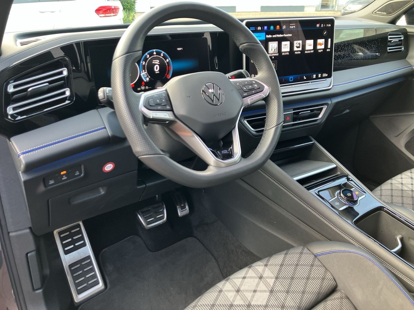 Volkswagen Tiguan R-Line Black-Style 2,0 TSI DSG 4MOTION An foto 10