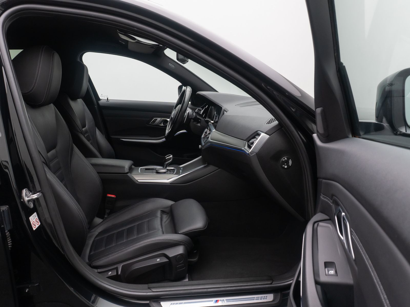 Fahrzeugabbildung BMW 320d xD M Sport DAB HiFi HUD Laser Kamera 19Zoll